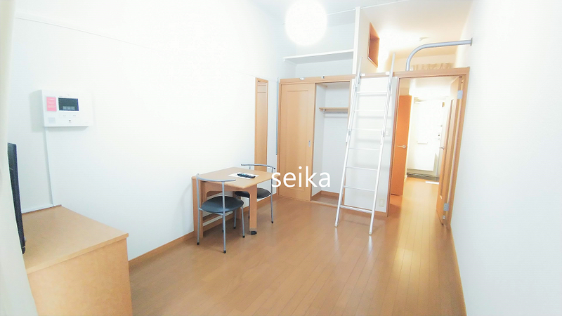 レオパレス中央 居間