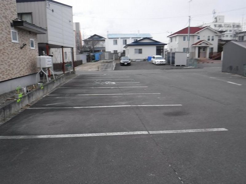 レオパレスＫＯＴＯＢＵＫＩ 駐車場
