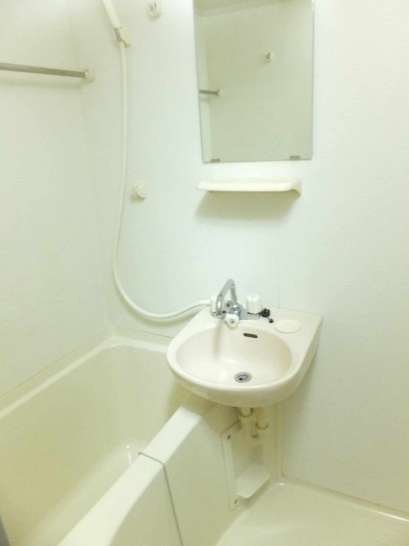 LEONEXT Merci Nishihara Bathroom