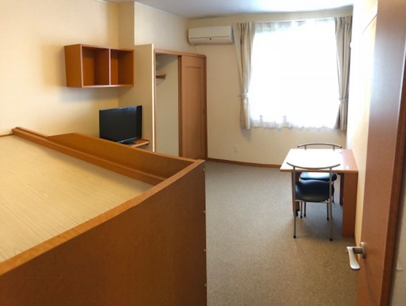 レオパレスナイス　ステイ 居間
