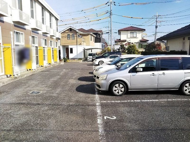 レオパレスオータム１４　Ｓ 駐車場