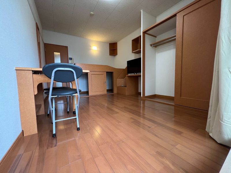 レオパレス高良 居間