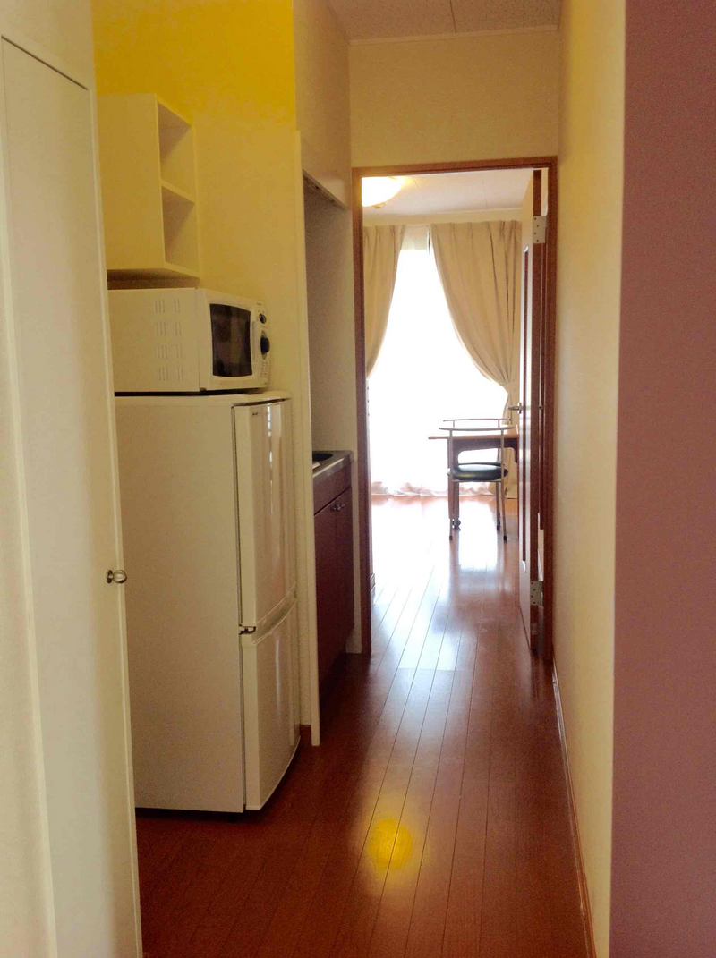 レオパレスひめなみさき 玄関