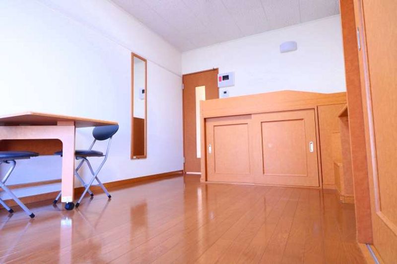 レオパレスヴィルドミール 居間