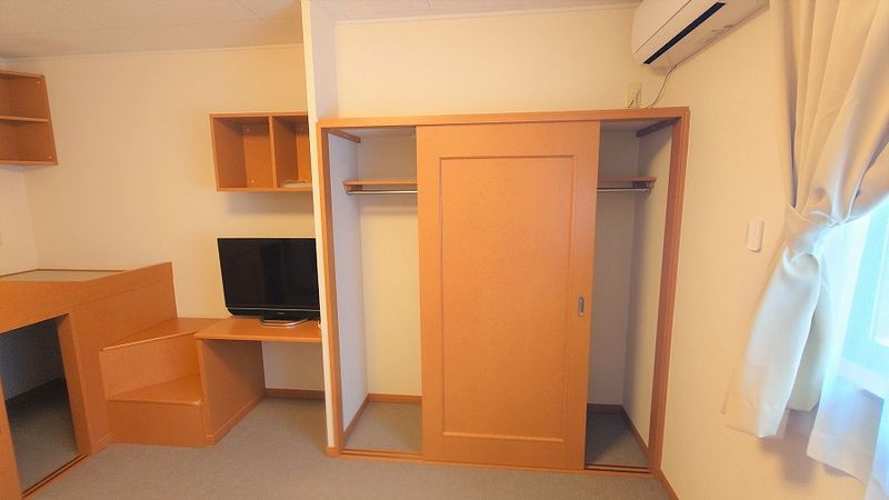 レオパレス久保 収納