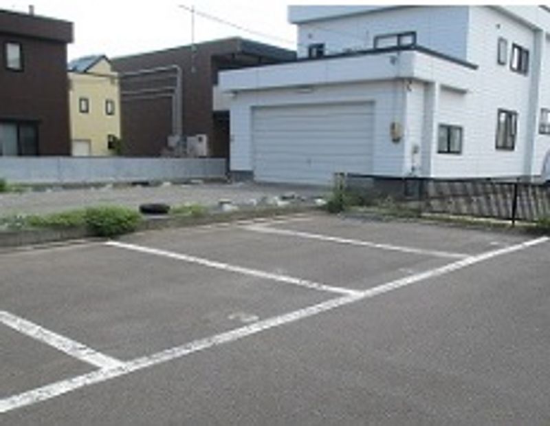 レオパレス五所川原中央 駐車場