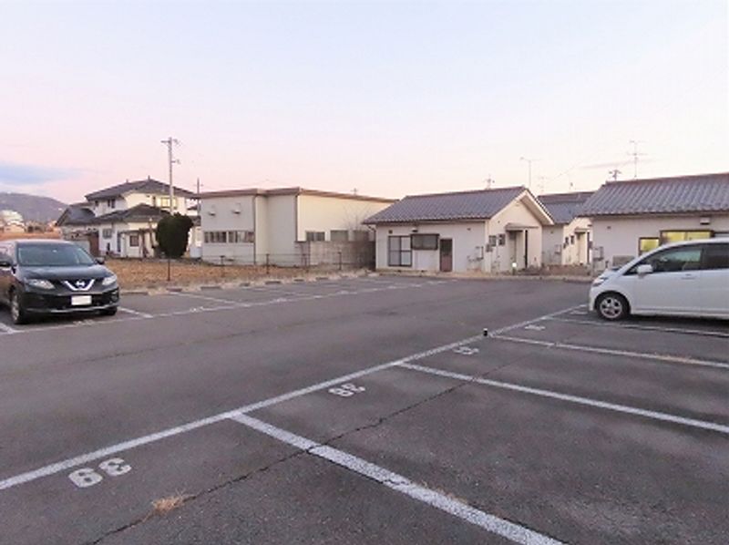 レオネクスト住吉２番館 駐車場