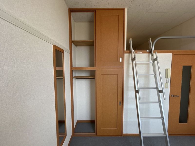 レオパレスサンヒダカ 収納