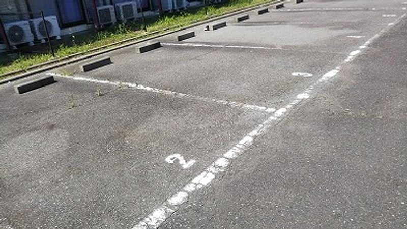 レオパレスプレミールⅡ 駐車場