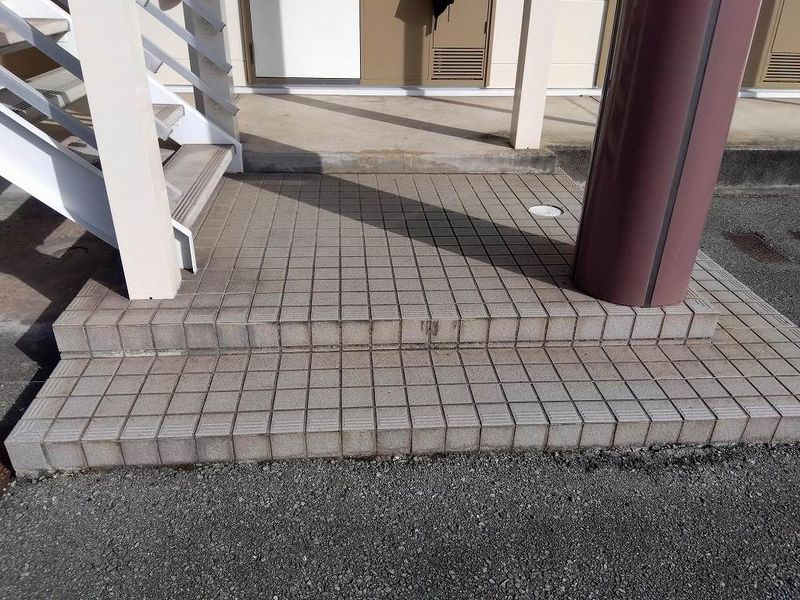 レオパレスｍ２ エントランス