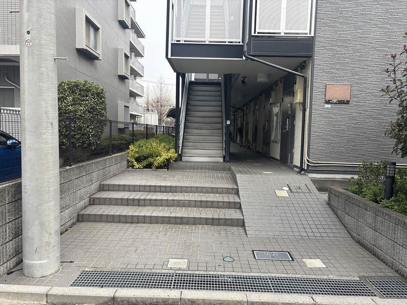 レオパレスハーモニー蕨 エントランス