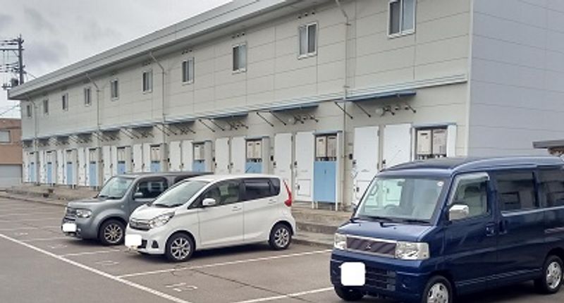 レオパレスヤマタケＡ 駐車場