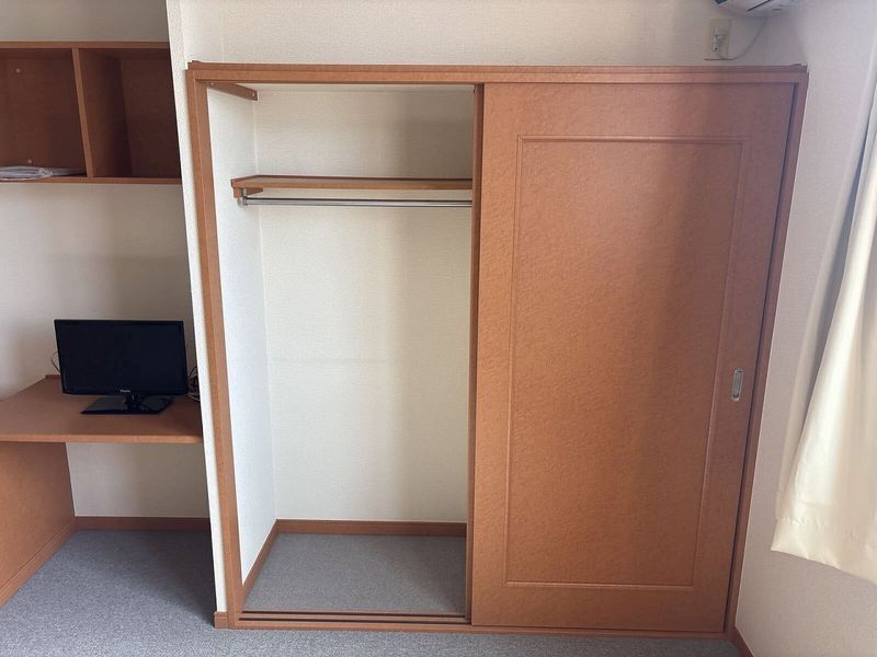 レオパレスフォレスト　浅羽野 収納