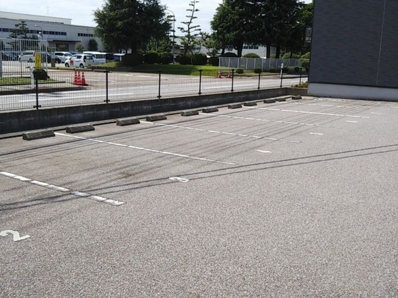 レオパレスＳｔｅｐ 駐車場