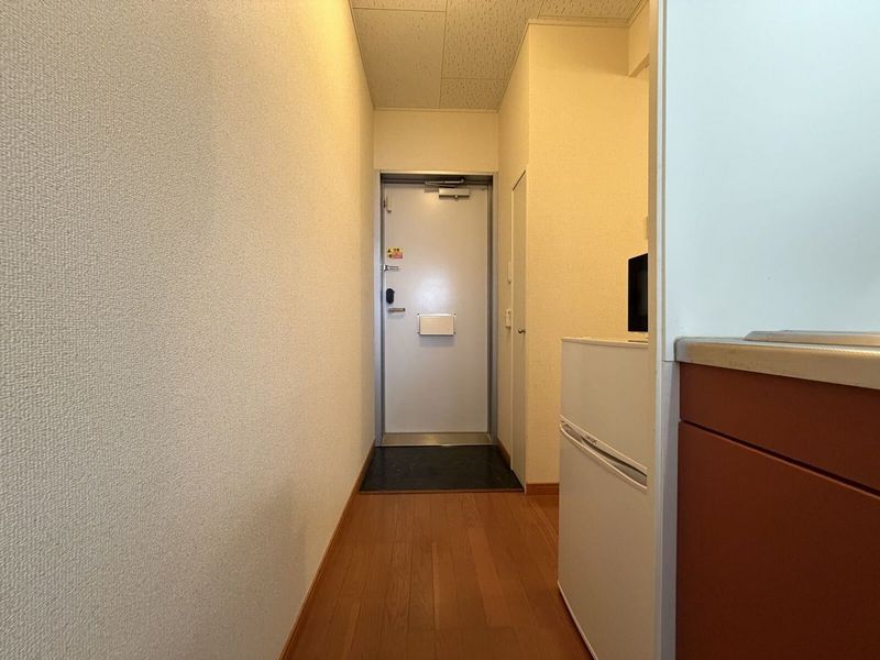 レオパレスクロスロード栄町 玄関