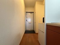 レオパレスクロスロード栄町 玄関