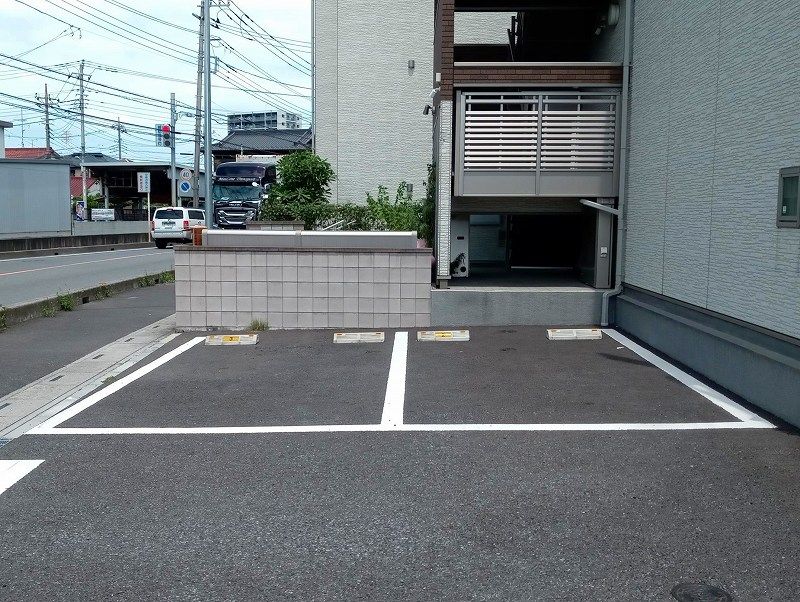 クレイノコンフォール 駐車場