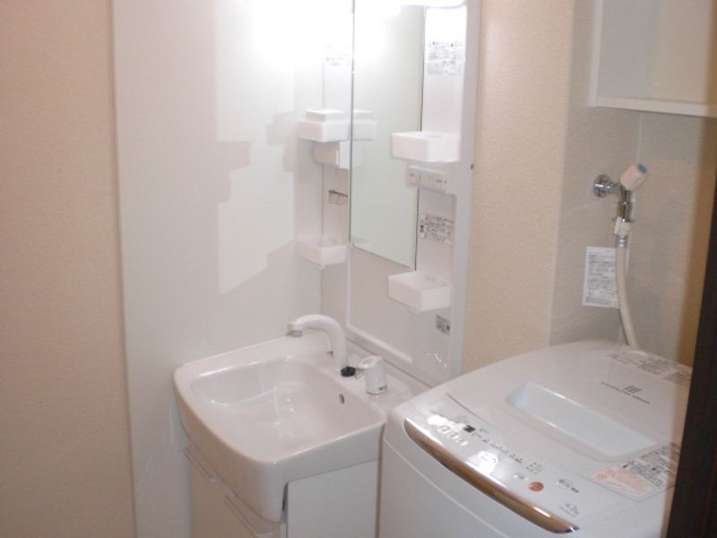 LEONEXT Quatre Poches 세면실