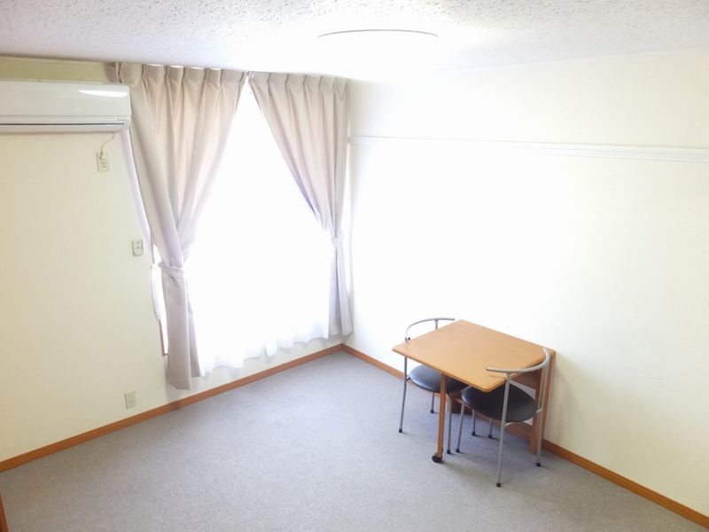 レオパレスリベェール 居間