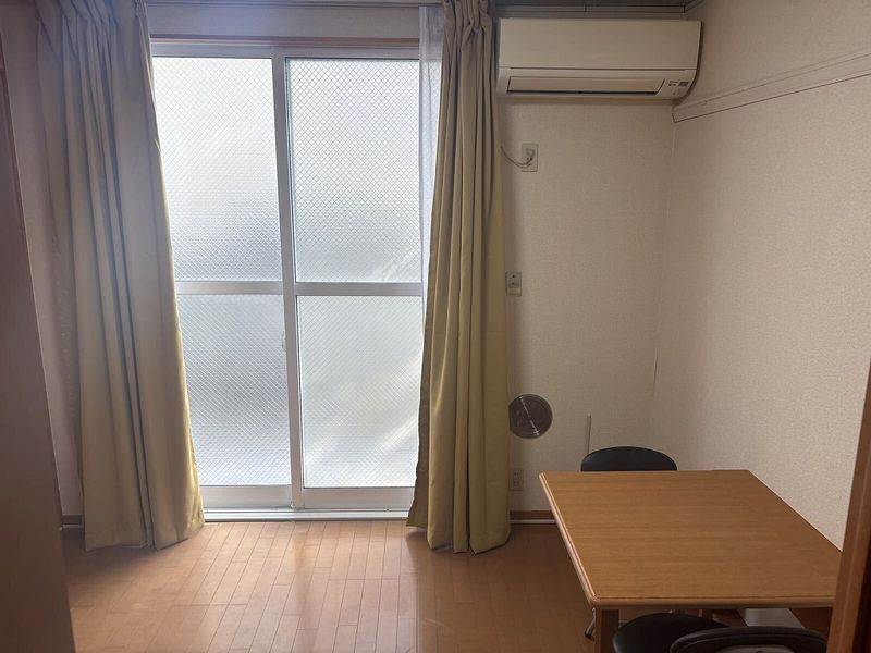 レオパレスドムス常盤台 居間