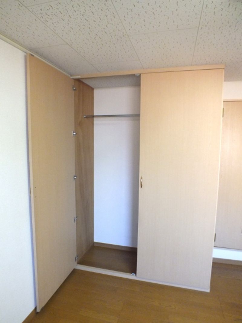 レオパレスサンライズ 収納