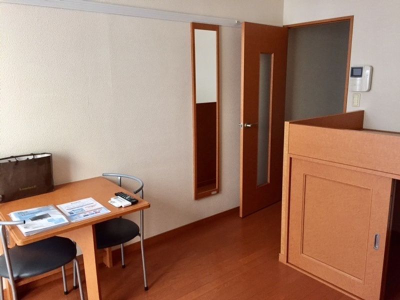 レオパレスイーストヒル 居間