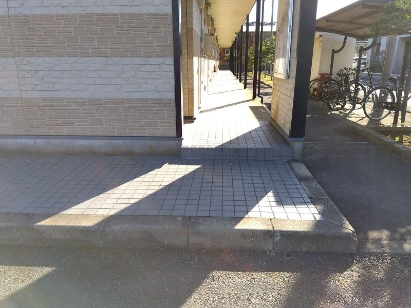 レオパレスヴィクトワール エントランス