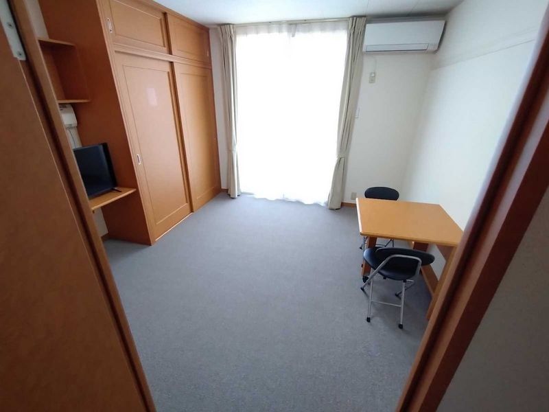レオパレスラフィーネ 居間