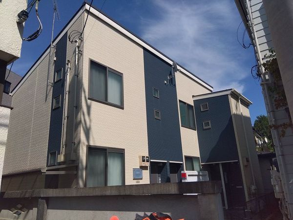 LEONEXT Forest Side exterior