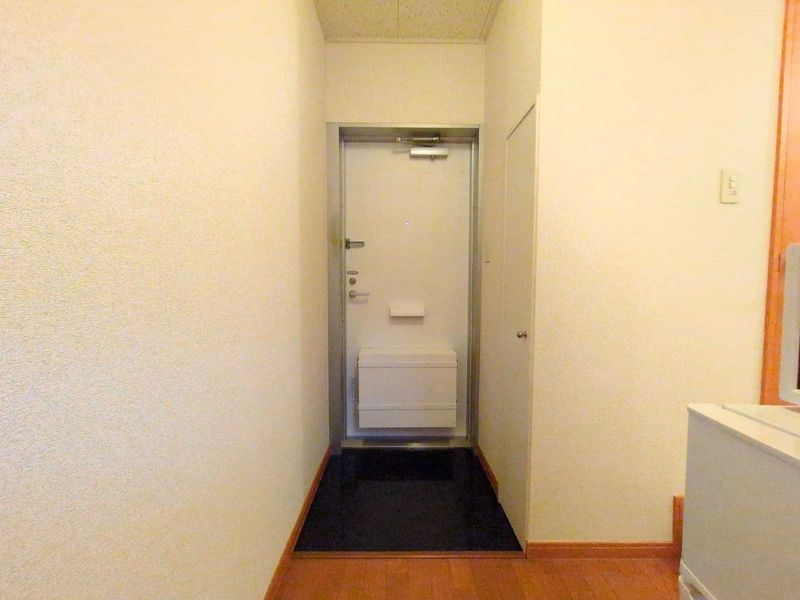 レオパレスさくらＢ 玄関