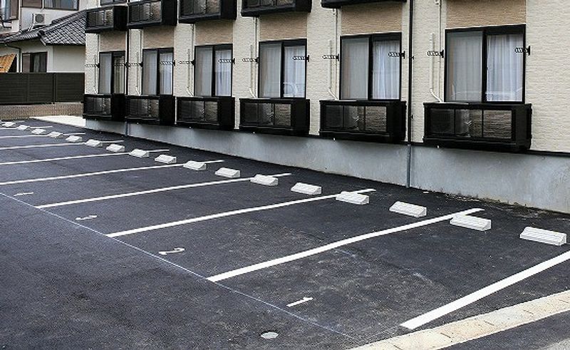 レオパレス本郷プラチナ 駐車場