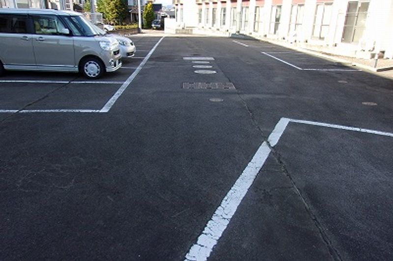 レオネクストファミリーガーデン 駐車場