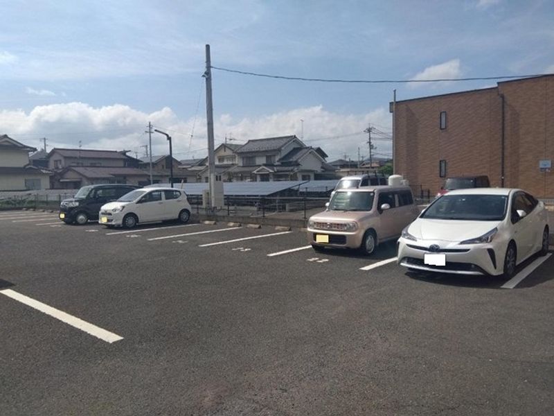 レオパレス悠　２ 駐車場