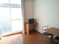 レオパレスクレスト 居間