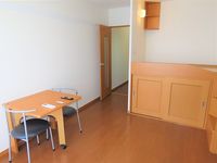 レオパレスうえだはら 居間