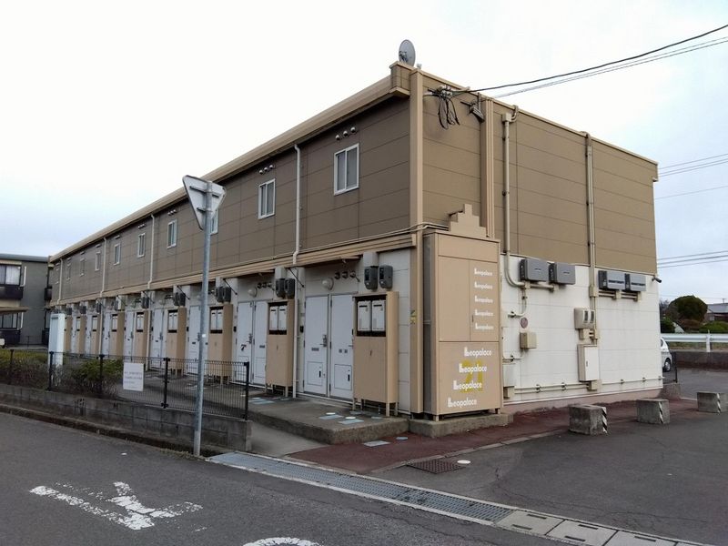 レオパレスカサベージュ 外観