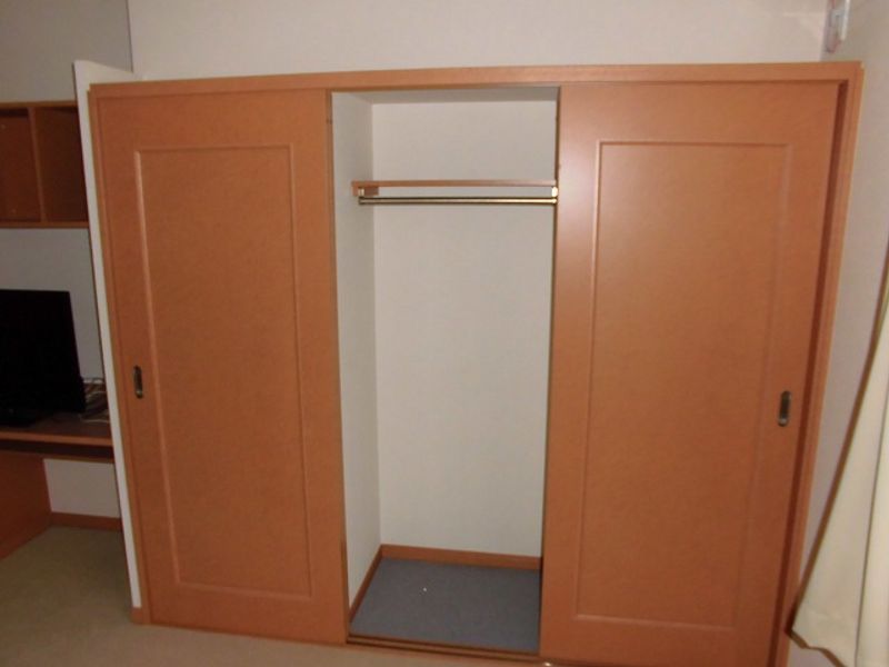 レオパレスフェルム 収納