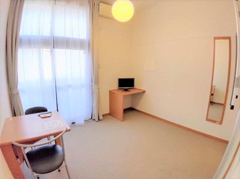 レオパレス竹尾 居間
