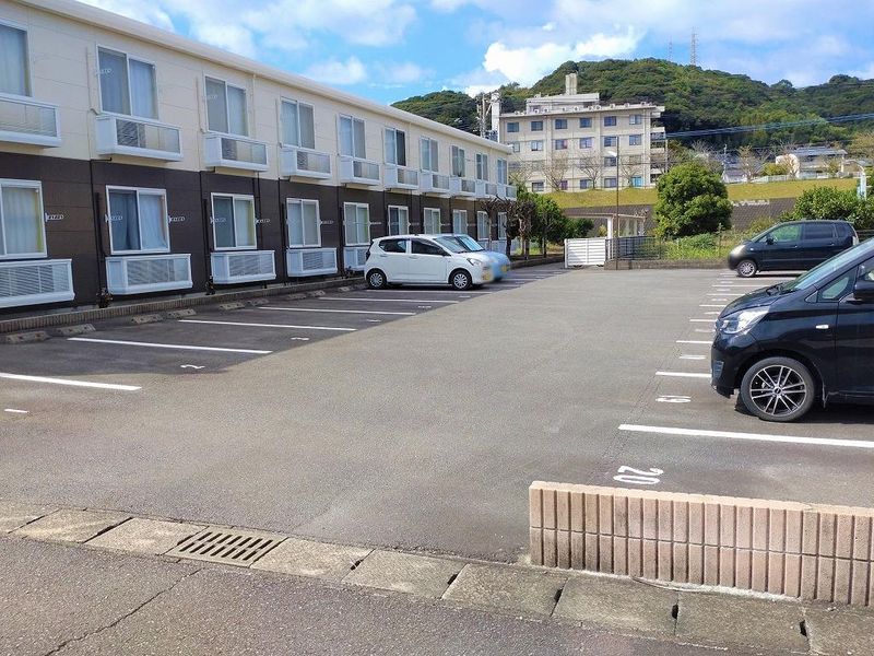 レオパレスサンライズＥＴＯ 駐車場
