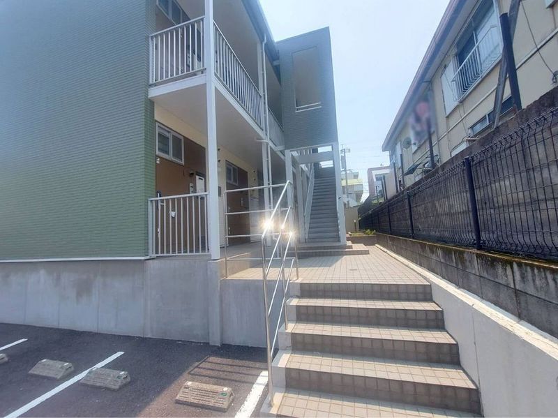 レオパレス紫原 エントランス