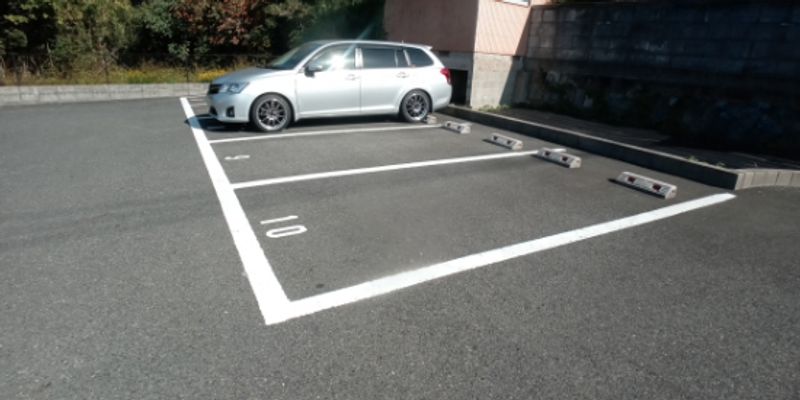 レオパレスサンシャインハイツ 駐車場