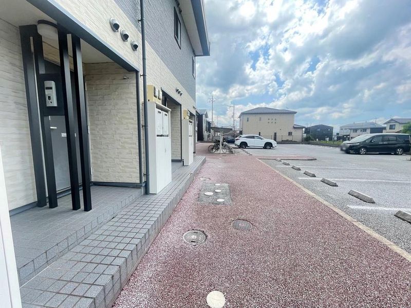 レオパレス彦根 エントランス