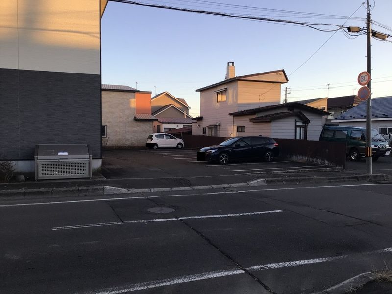 レオパレス光和 駐車場