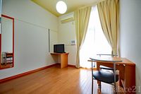 レオパレス亀山南 居間