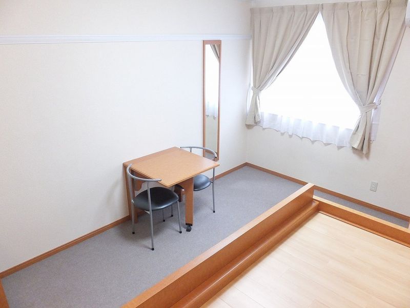 レオパレスコーポシャロームⅡ 居間