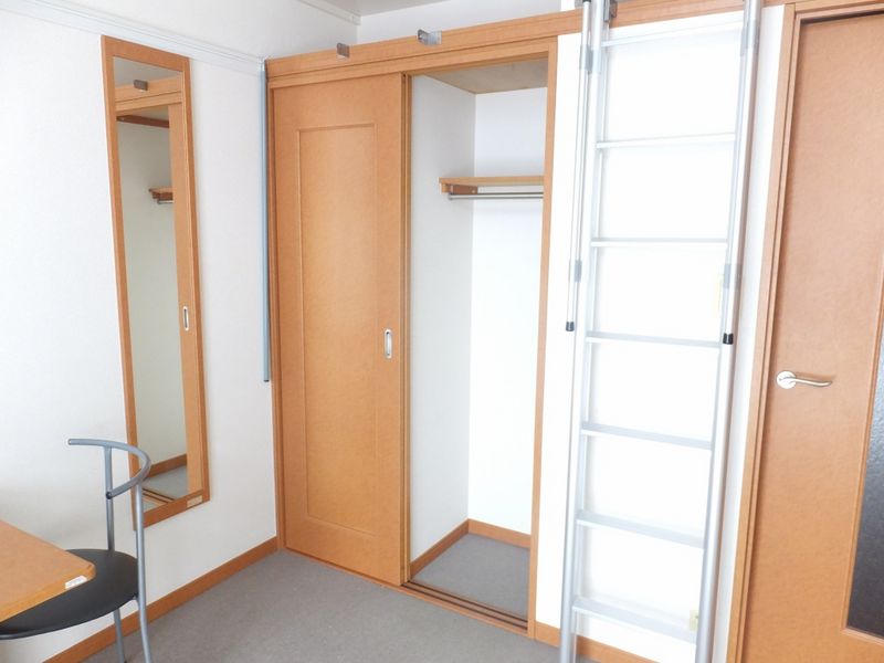 レオパレスカーサ　はなみずき 収納