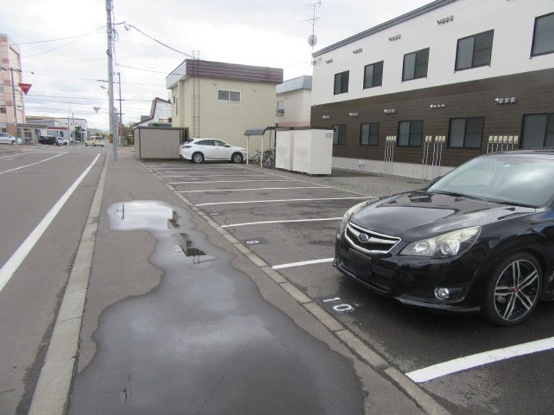 レオパレス北の蔵 駐車場