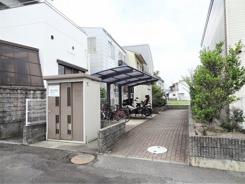 レオパレス木太南 エントランス