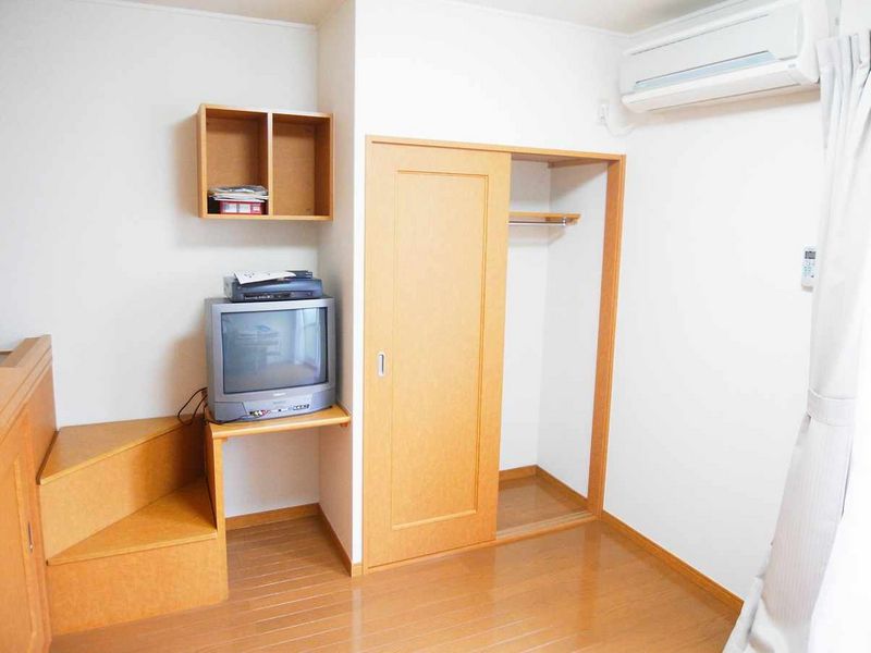 レオパレスあすなろ 居間
