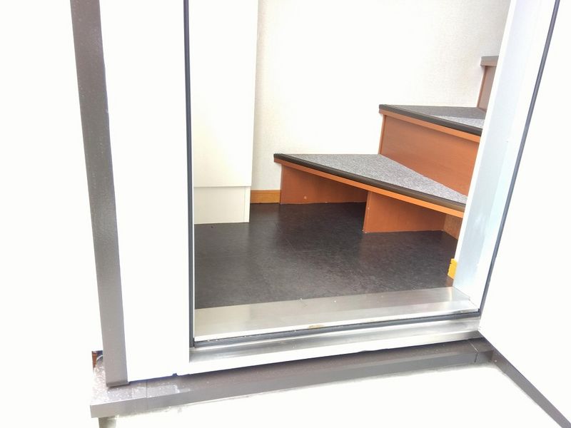 レオパレスさぬきⅡ 玄関